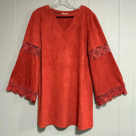 JODIFL Faux Suede Rust Color Mini Dress Lace Insets Keyhole Neckline Size Medium - Picture 1 of 7